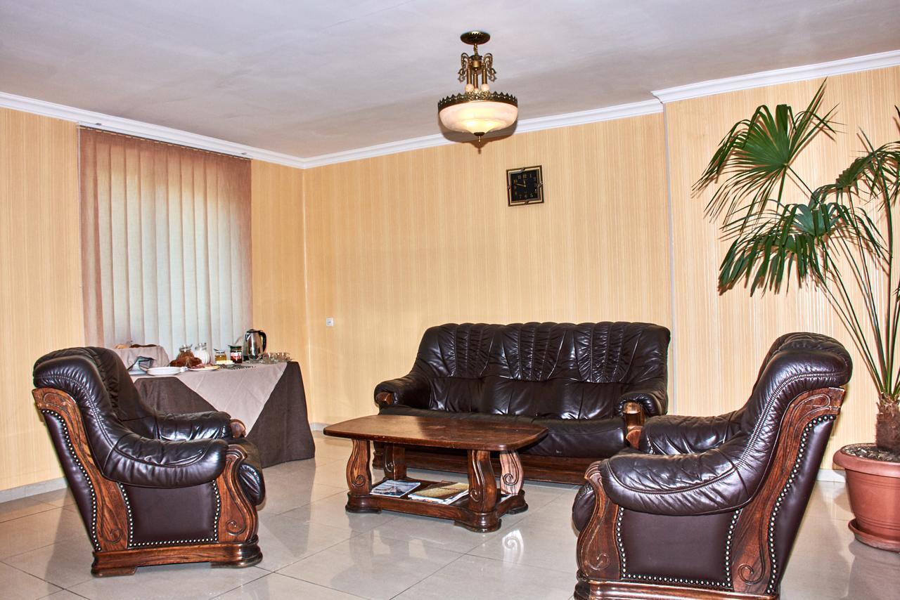 Hotel Georgia Gori Ngoại thất bức ảnh