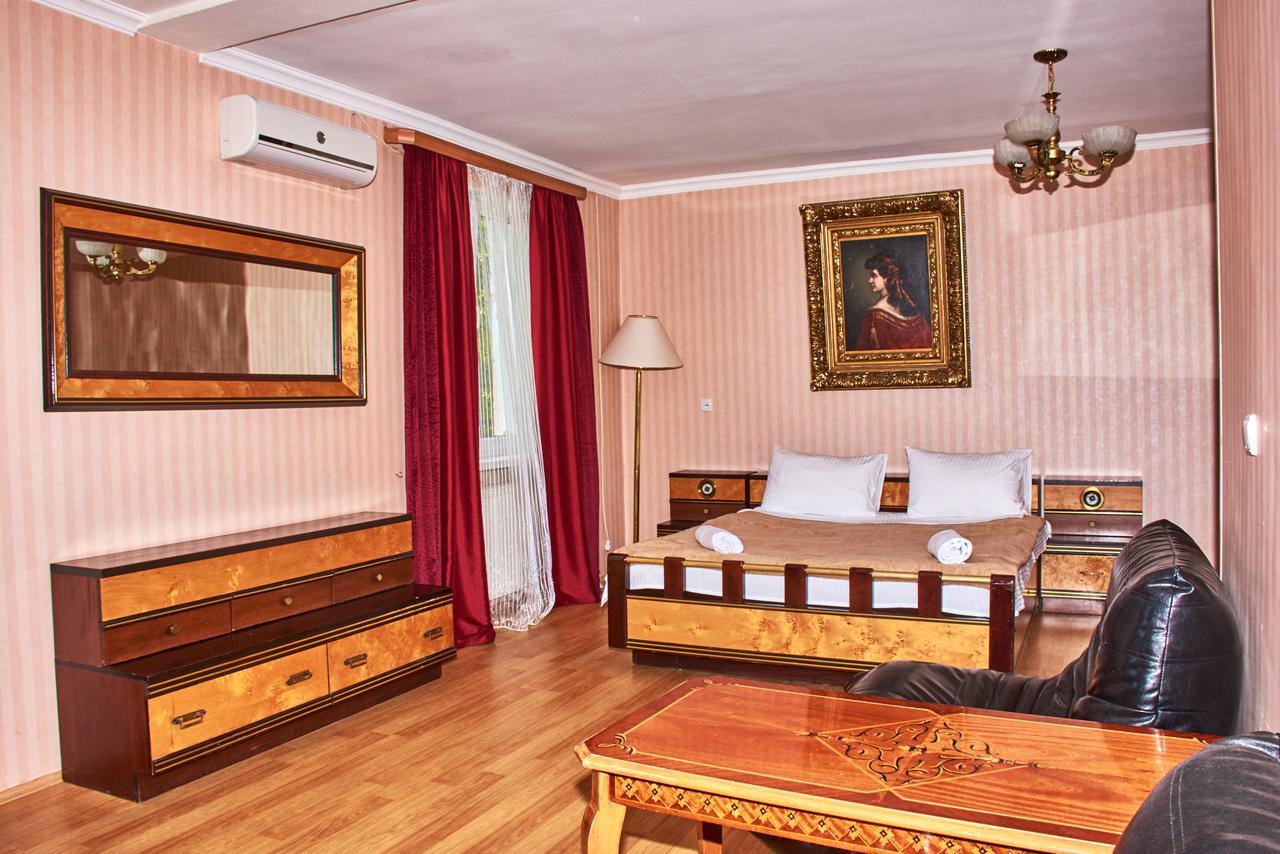 Hotel Georgia Gori Ngoại thất bức ảnh