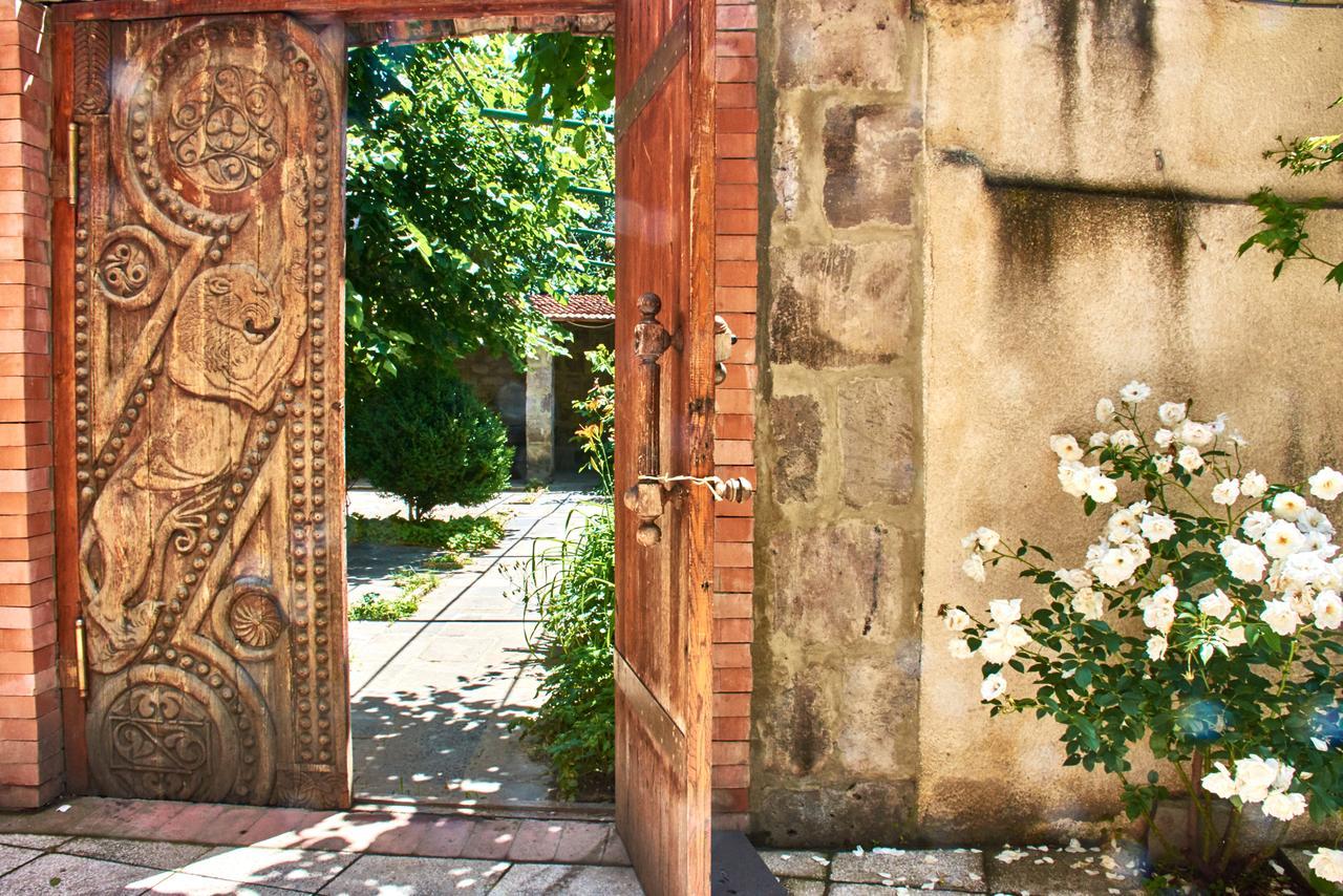 Hotel Georgia Gori Ngoại thất bức ảnh